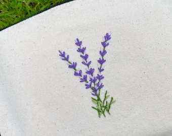 手刺繍のラベンダーコットンウォッシュバッグ｜サステナブルなトイレタリーケース