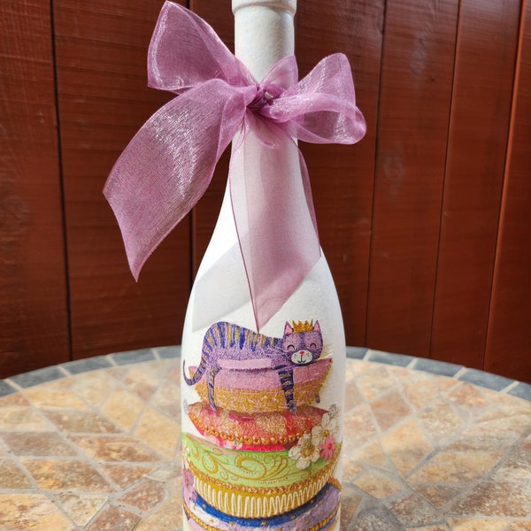 Handmade Decoupage Princess Cat Wine Bottle Lamp Centerpiece