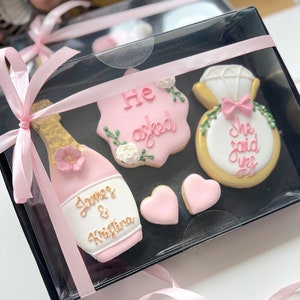ENGAGEMENT Biscuit Gift gifts for couple, Personalised Engagement biscuits for Just Engaged , Engagement Presents zdjęcie 4