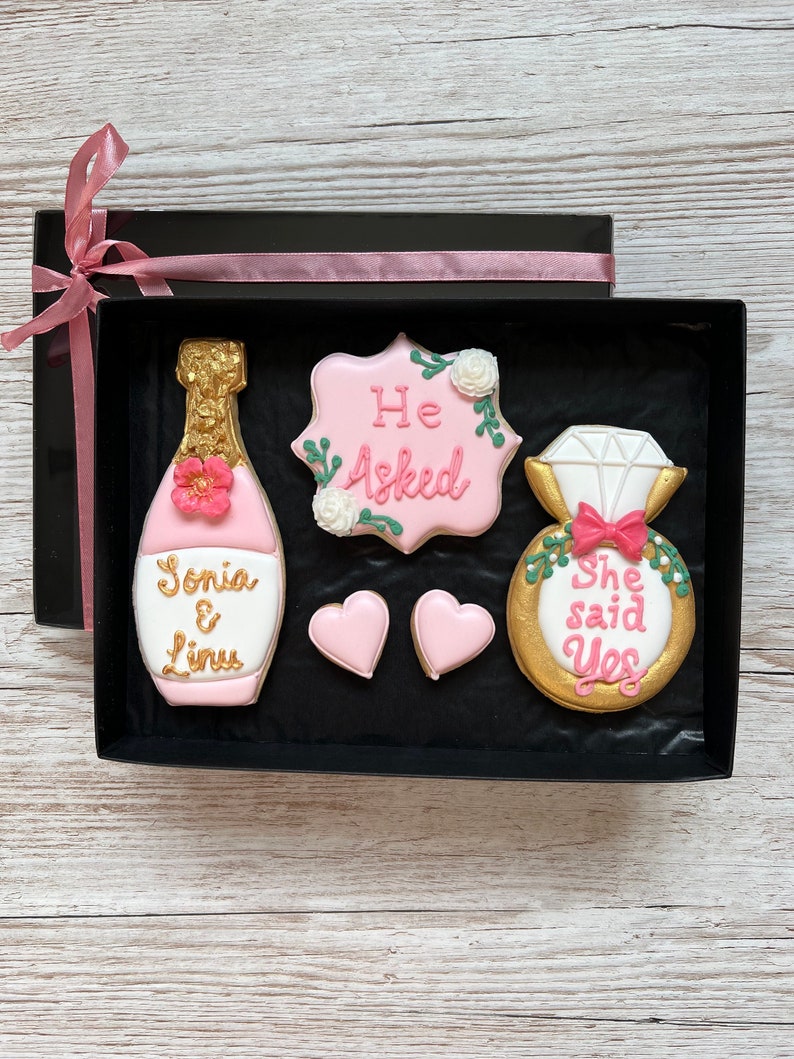 ENGAGEMENT Biscuit Gift gifts for couple, Personalised Engagement biscuits for Just Engaged , Engagement Presents zdjęcie 7