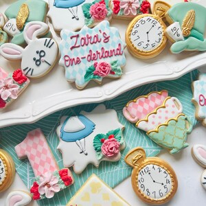 Alice in Wonderland themed Cookies | Iced Biscuit Party Favours