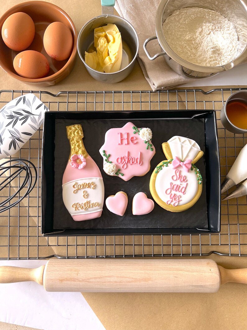 ENGAGEMENT Biscuit Gift gifts for couple, Personalised Engagement biscuits for Just Engaged , Engagement Presents zdjęcie 8