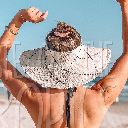 Black Straw Hat // hawaiian Style 