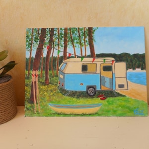Caravana vintage en pintura gouache hecha a mano sobre cartón