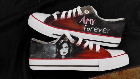 Customised shoes, Amy Winehouse, trainers converse style, hand painted. REAL CONVERSE available on request. Please contact me! Customised shoes, Amy Winehouse, trainers converse style, hand painted. REAL CONVERSE available on request. Please contact me!
