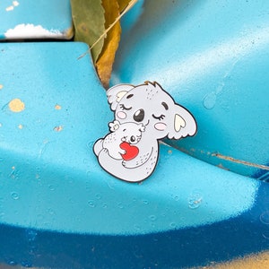 Koala enamel pin, Gift for mother or daughter, Mama bear pin, Mommy&Me kawaii brooch, Mom badge, Mothers love pin, Hug pin, Collar pin image 7