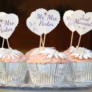 bruiloft cupcake vlaggentoppers - 10 hoogwaardige hartvoedselprikkers - gepersonaliseerde meneer en mevrouw op maat gemaakte decoraties - elke kleur! welke naam dan ook!