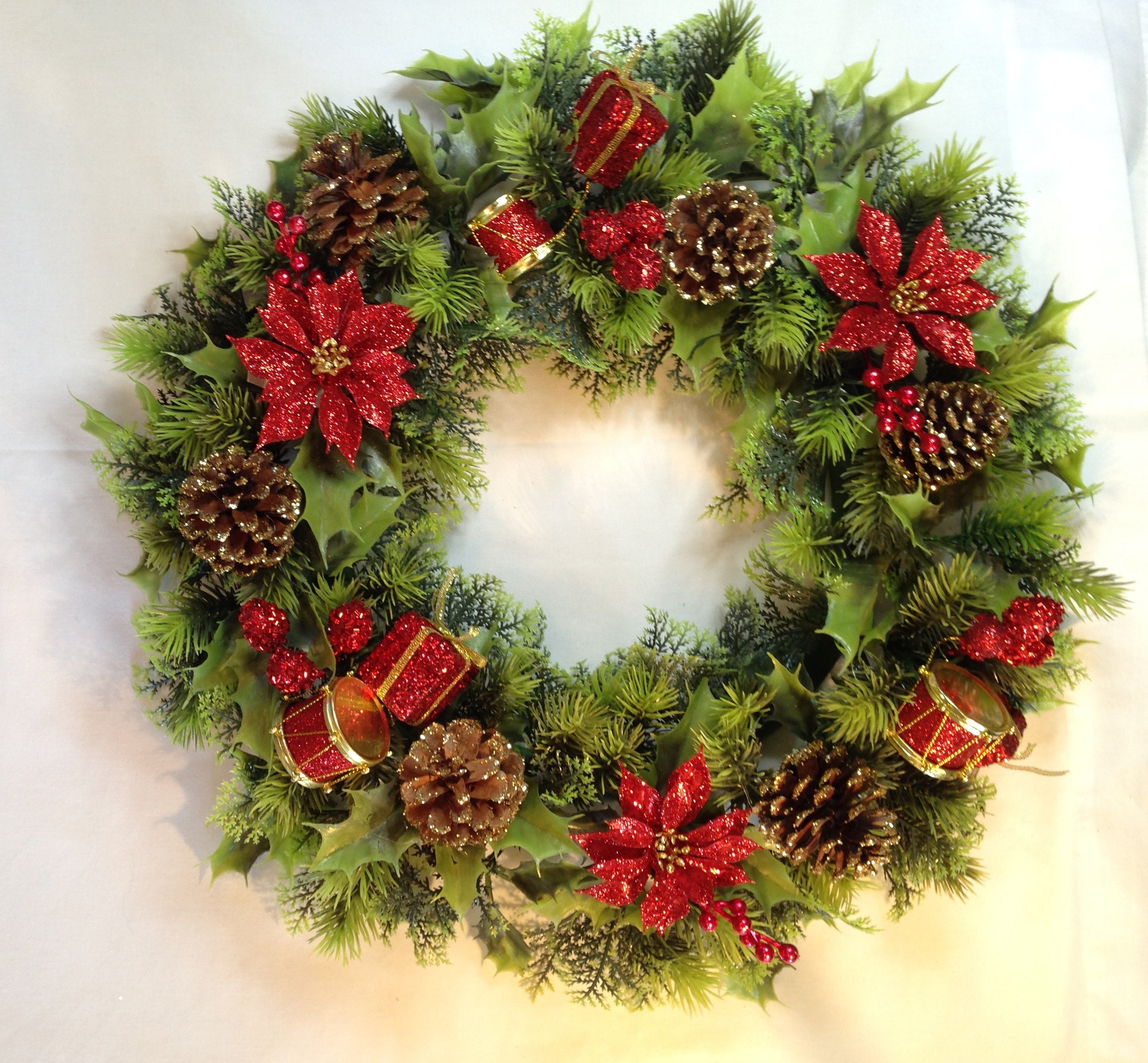 18 Christmas Wreath Decoration door Artificial Xmas Glittered Red