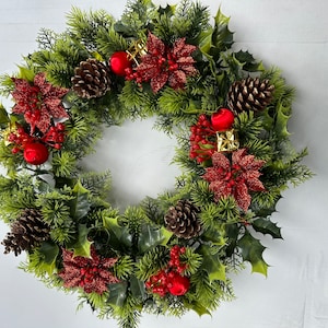 18 Christmas Wreath Decoration/Door Artificial Xmas Red/Glitter Poinsettias/Holly Cones Waterproof Wreath So Ideal For Outside. image 1