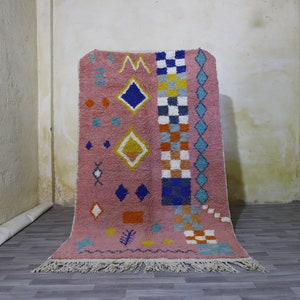 Pink Boho Chic: Handwoven Moroccan Berber Wool Rug for Vibrant Living Space