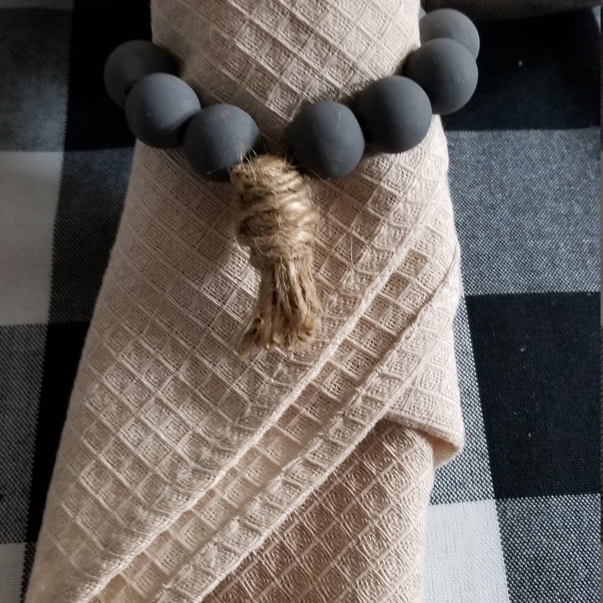 Wood Bead Stretchable Napkin Ring With Jute Fringe, Bead Rings, Farmhouse Napkin Rings, Rustic Napkin Rings, Wedding Napkin Rings - Etsy