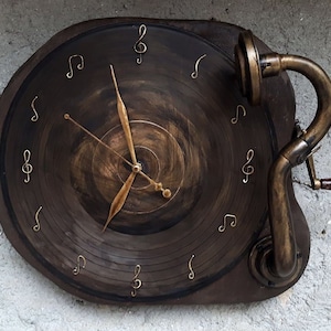 Music Decoration Wall Clock. Upcycled Gramophone Parts Clock.