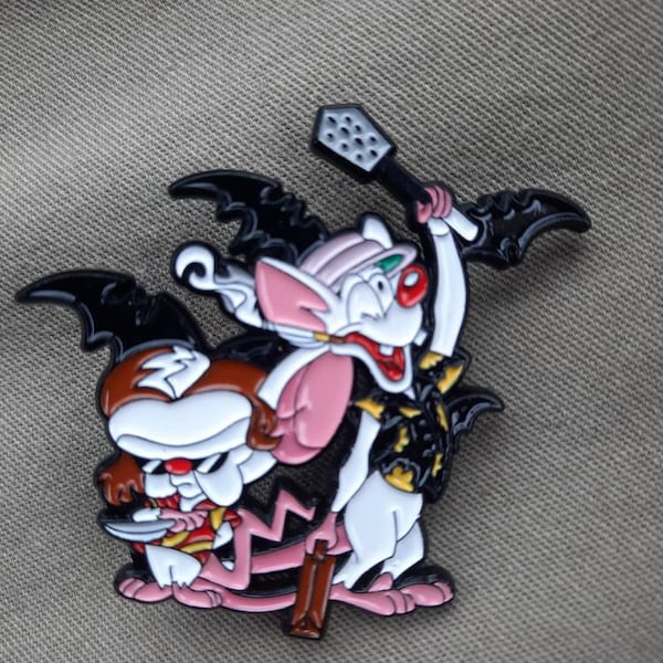 Pinky and the brain fear and loathing hat pin