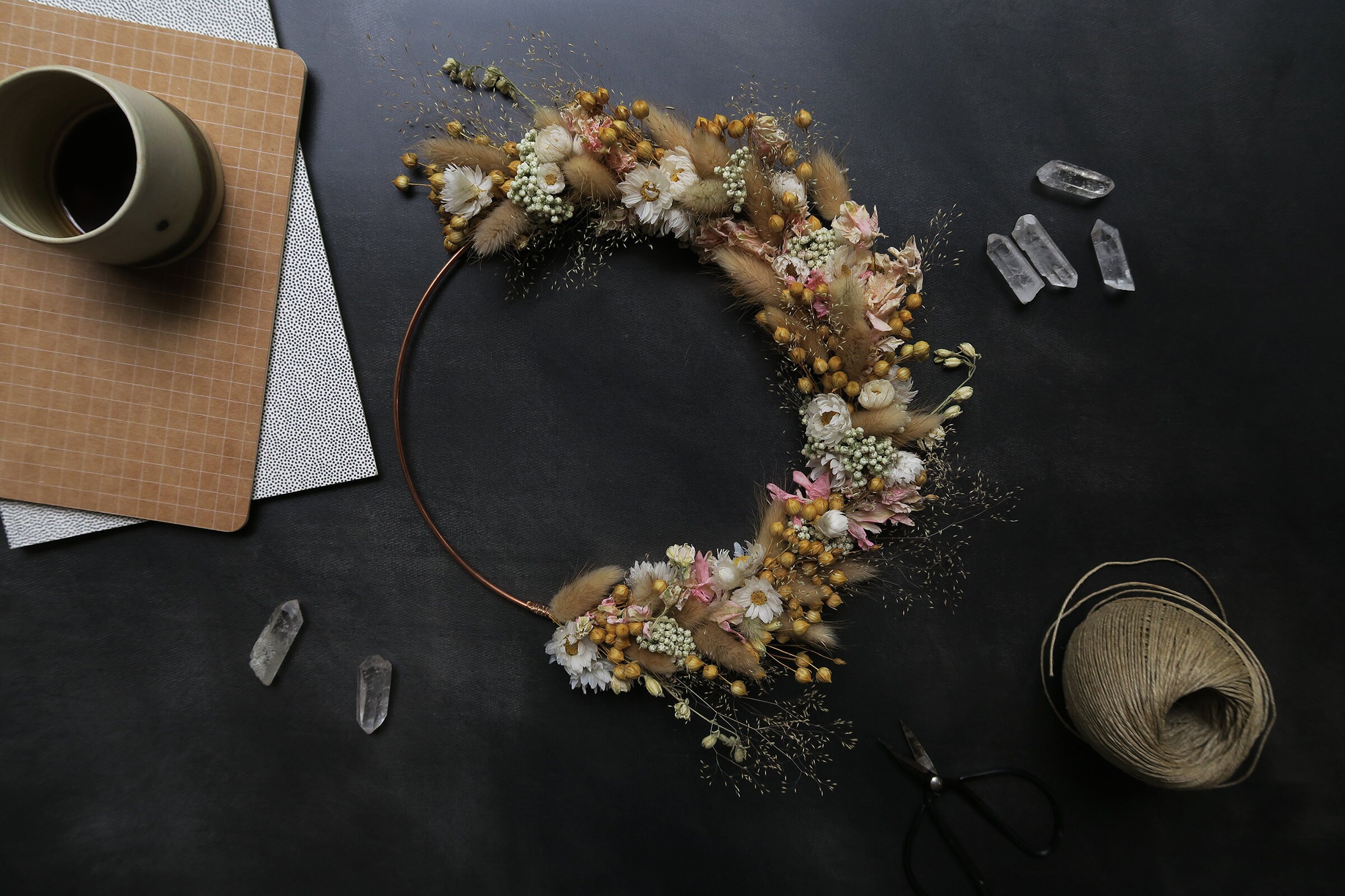 Couronne de Fleurs Séchées Décoration Murale Tendance Automne Hiver 2021 Maison Bohème Style Hygge A