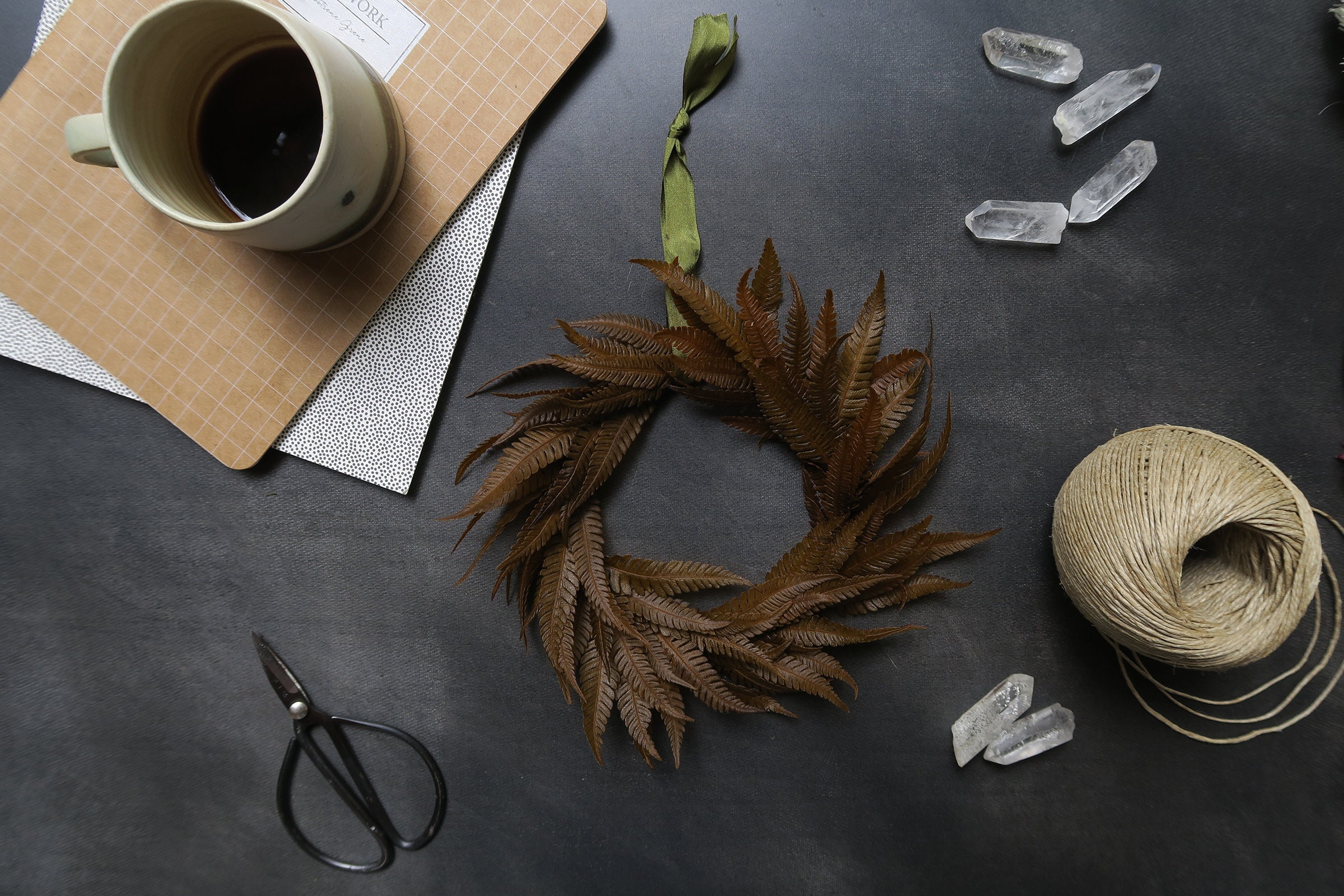 Couronne de Fleurs Séchées Décoration Murale Automne Hiver Maison Bohème Suspension Fougère Idée Cad