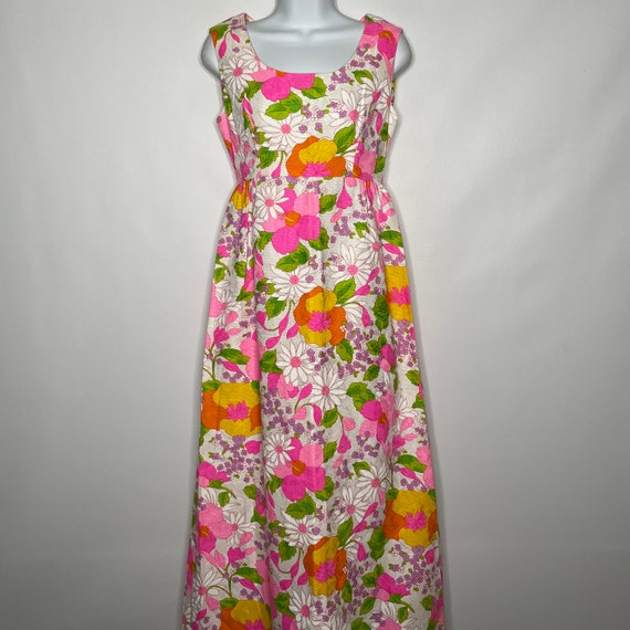 Vintage 60s White Pink Textured Floral Sleeveless… - image 1