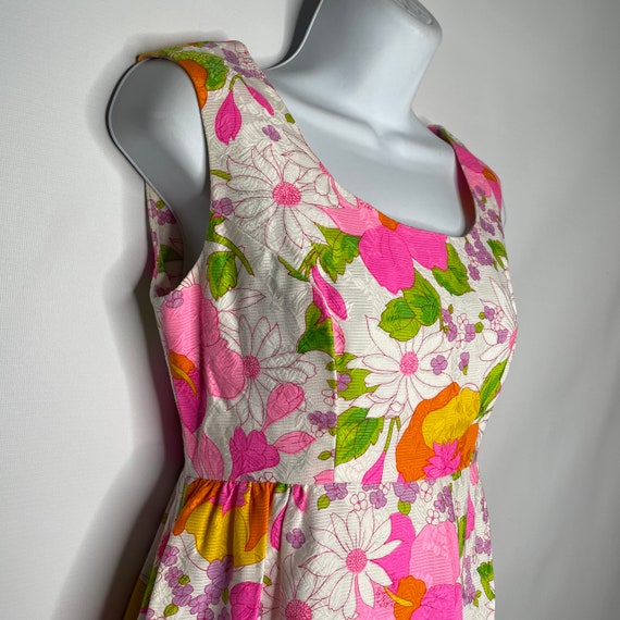 Vintage 60s White Pink Textured Floral Sleeveless… - image 4