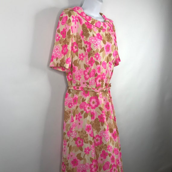 True Vintage 50s Beige Brown Pink Floral Belted D… - image 3