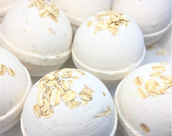 Oatmeal Milk and Honey Bath Bomb,Vegan Friendly,Oatmeal Bath Fizzy, Spa Gift,Self Care,Aromatherapy,Relaxation, Mother's Day Gift