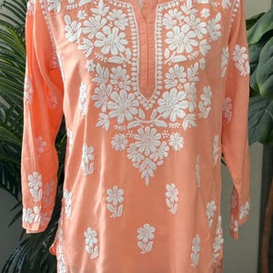 Blusa Kurti de algodón modal suave / Chikankari bordado a mano / Envío gratis en EE.UU.