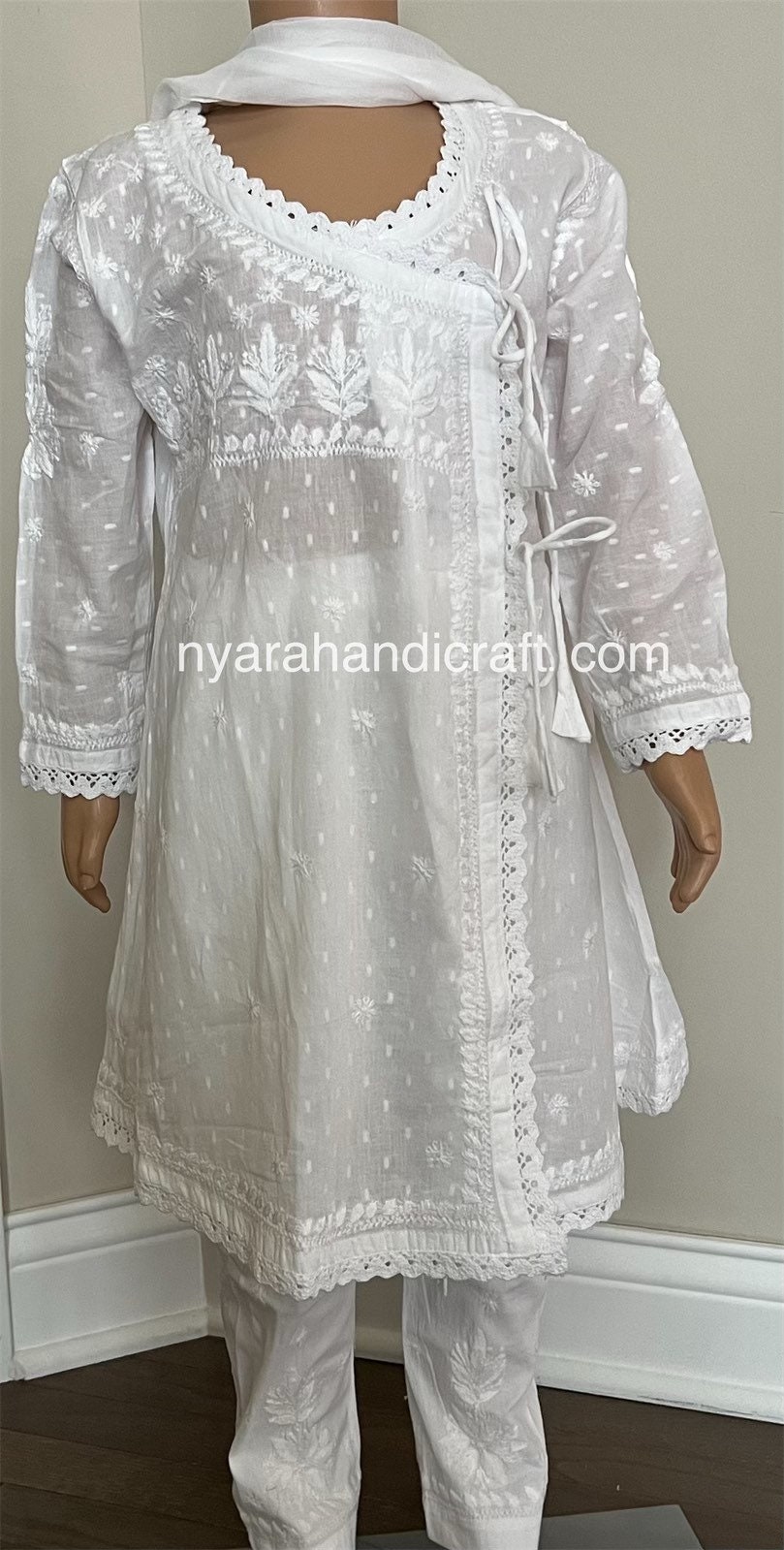 Women White Handmade Georgette Chikankari Kurti With Inner Ethnic Wear  Lucknowi Chikan Kurta/ Chikan Kurta/ Chikankari Dress/ Chikan Top - Etsy