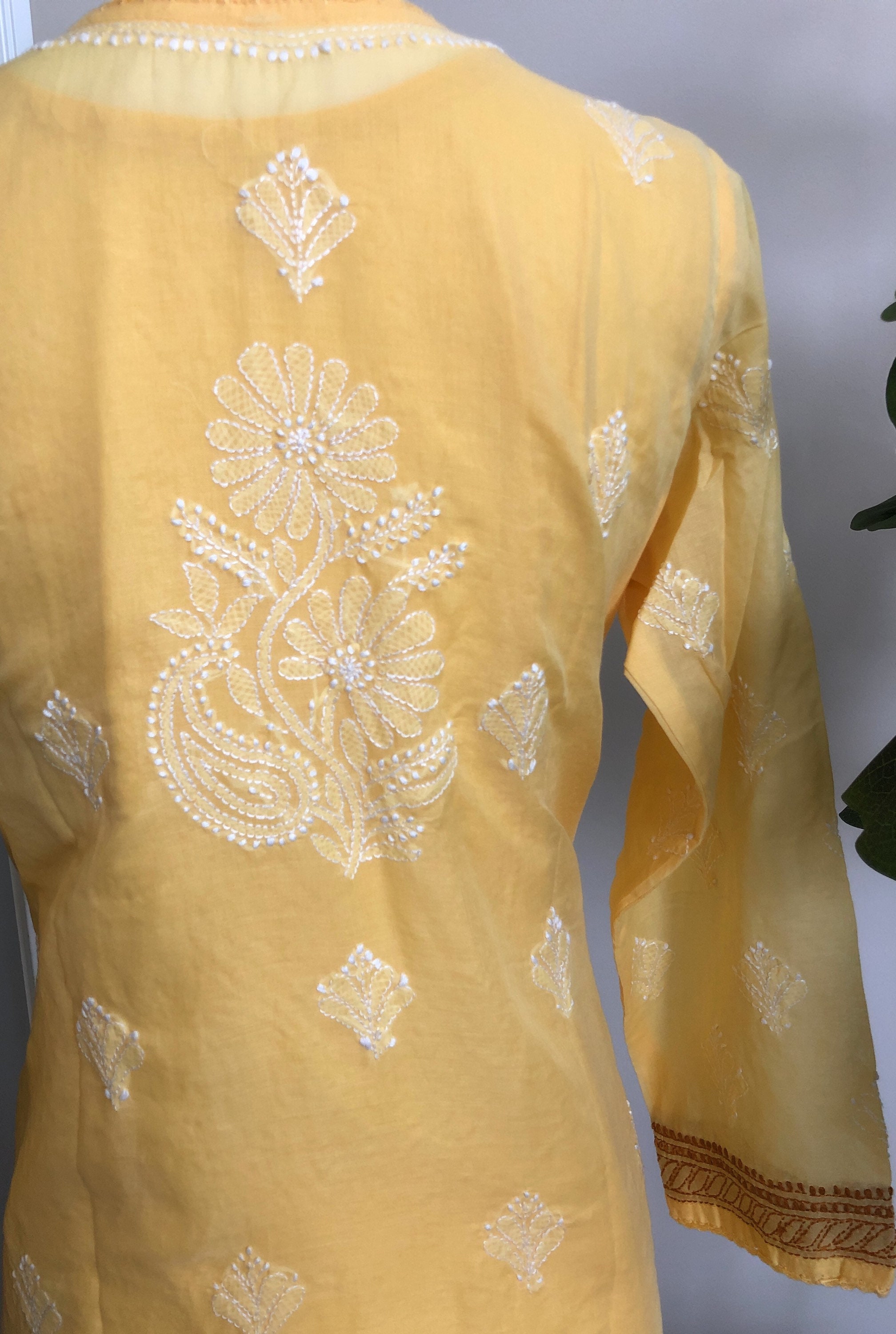 Lucknow Chikankari Soft Cotton Kurta tunic / Liner Included/FREE