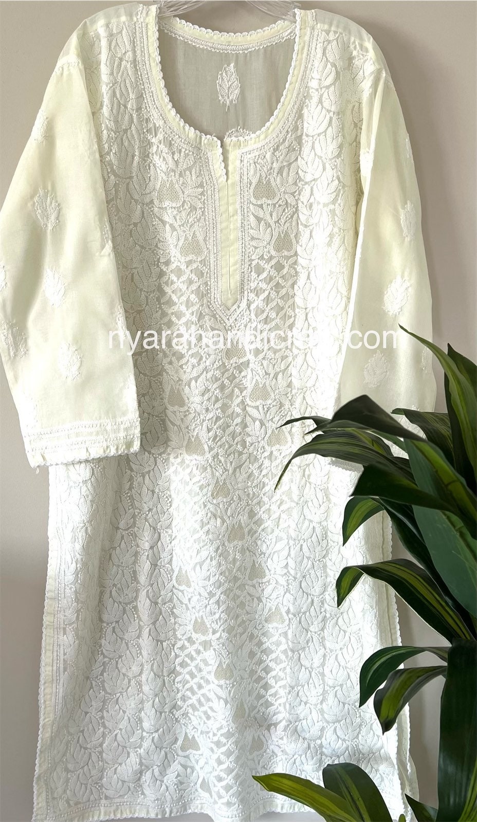 MumtazBoutique1994 Pakistani Beautiful Chikankari Kurta with Pant Combo