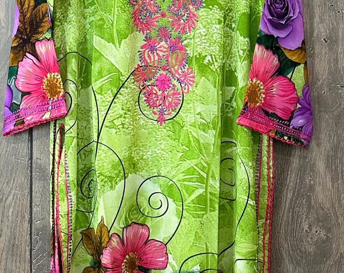 Floral Chikankari Kurta on Georgette / Free Shipping in US