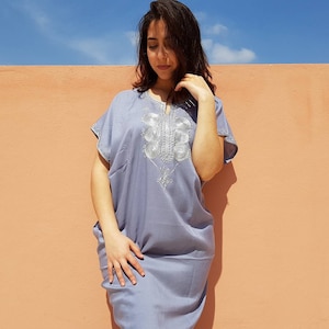 Wunderschönes Boho-Kleid, graues marokkanisches Kleid, Kaftan für Frauen, kurzärmelige marokkanische Djellaba