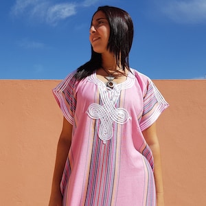 Roze gestreepte Marokkaanse kaftan, boho kleding voor dames, Marokkaanse djellaba afbeelding 1