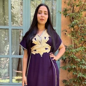 Moroccan Caftan – Navy Blue / Violet with Golden Embroidery