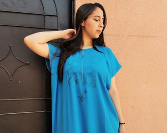 Robe longue marocaine, caftan bleu brodé, vêtements marocains pour femme