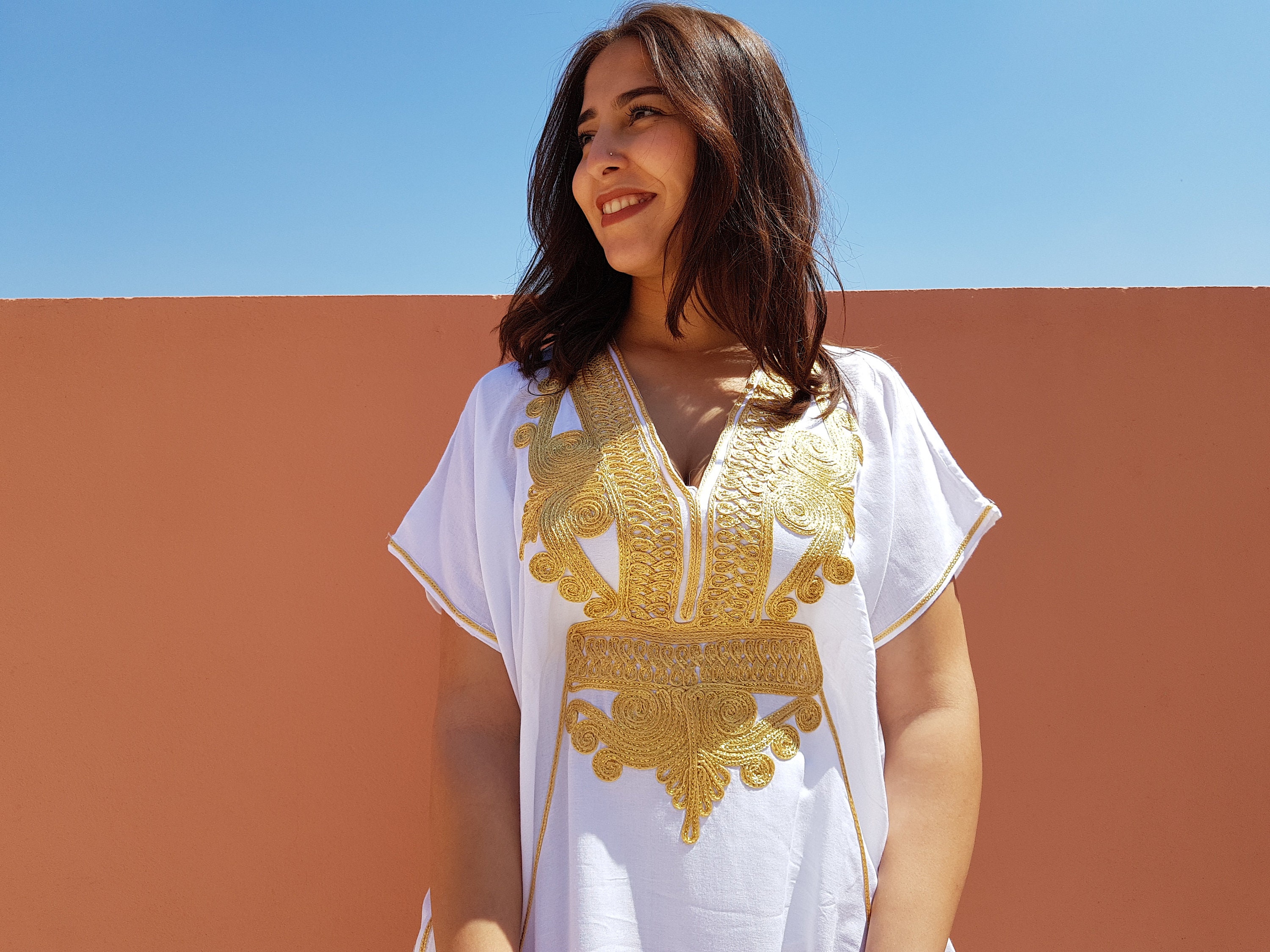 white and gold moroccan kaftan