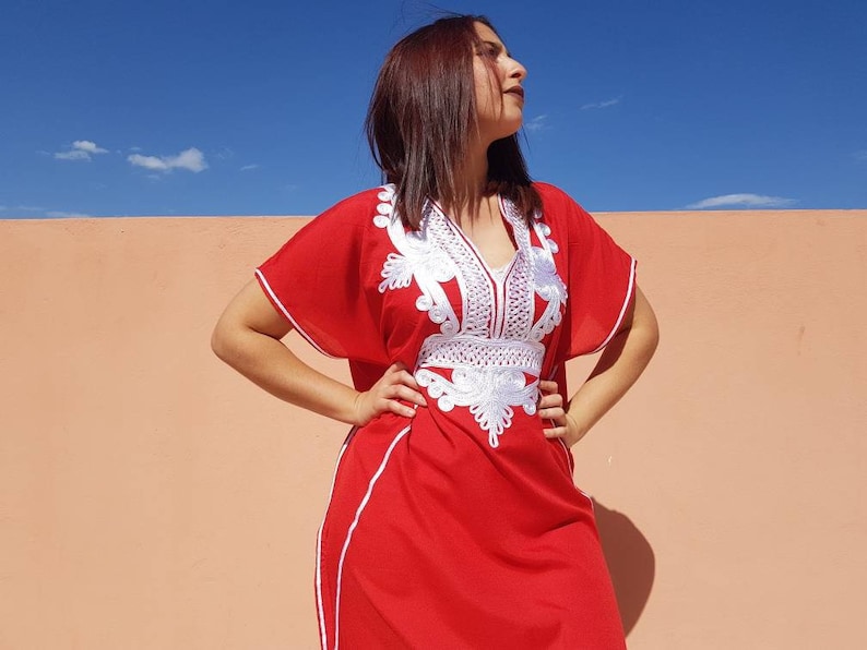 Beuatiful moroccan red dress with fine white embroidery