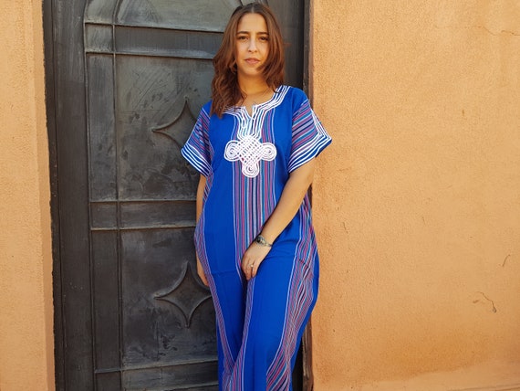 Chilaba mujer bordada blanco y azul