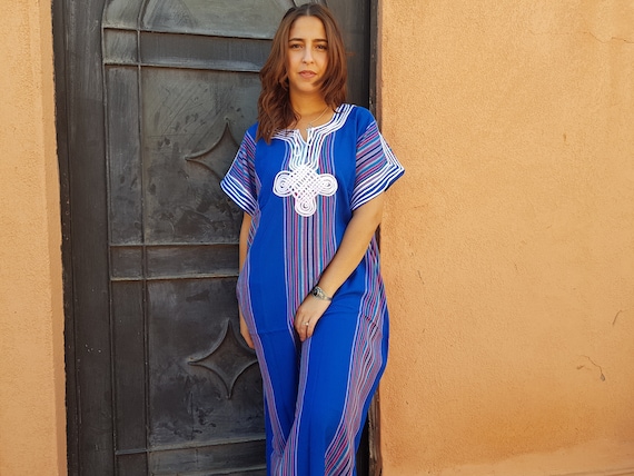 Chilaba mujer bordada blanco y azul