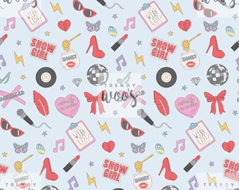 Può includere: Un motivo azzurro con icone della cultura pop. Include tacchi alti rossi, palle da discoteca, microfoni, occhiali da sole, cuori e il testo "SHOW GIRL" e "WISH LIST".