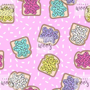 Puede incluir: Un patrón sin costuras que presenta tostadas coloridas con chispas sobre un fondo rosa con rayas blancas. Las tostadas están cubiertas con diferentes untables y chispas de colores. El texto "TRENDY WOOS" aparece en el patrón.