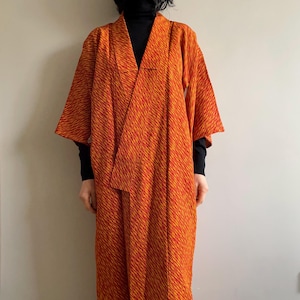 Vintage Silk Kimono: Chirimen Komon Pattern, Hand-Sewn, Fully Lined, Full Length