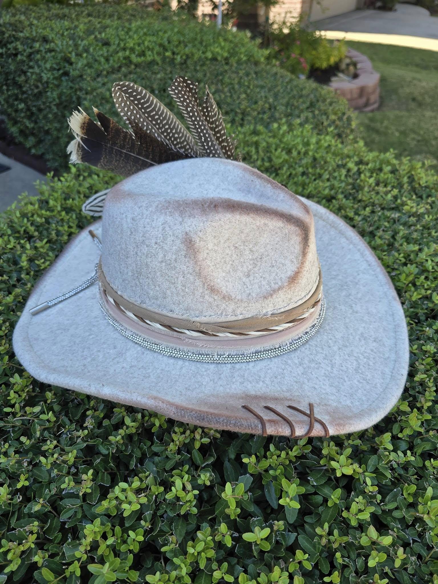 HomeTown Women\'s Wide Brim Wool Felt Western Cream Beige Cowgirl Hat Medium Women main image 3