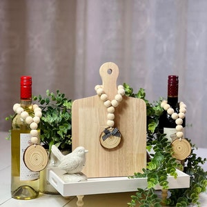 Wine Bottle Wood Bead Garland, Farmhouse Wood Bead Garland, Wood Bead Vase Garland, Natural Wood Beads Loop, Birthday Gift idea