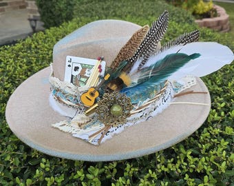 Beige Malliry Fedora Hat with Feather Accent Hand-painted Fedora Hat: Beige Cowgirl Style With Feathers  main image 3