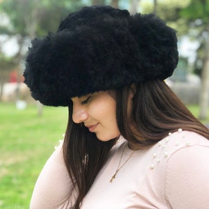 Black Beauty: Alpaca Hat in Classic Style, Softness Beyond Compare