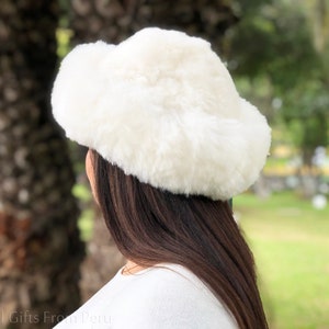 Winter Wonderland Wrap: White Alpaca Scarf for Pure Softness