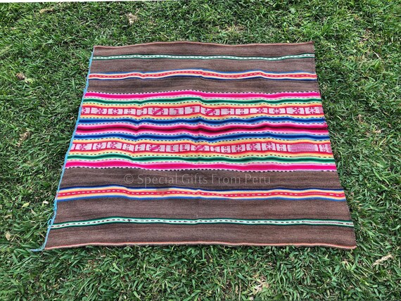 【ヴィンテージ】中米 手織りの多色ブランケット ヴィンテージ】中米 手織りの多色ブランケット ニット・モチーフ編み