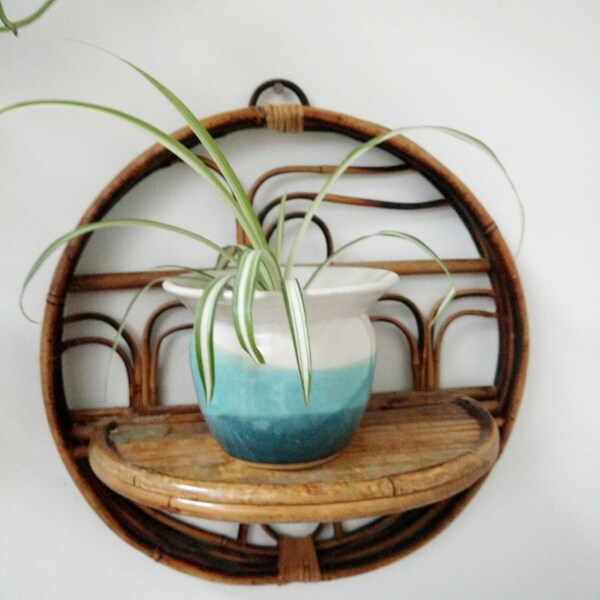 Rattan round shelf