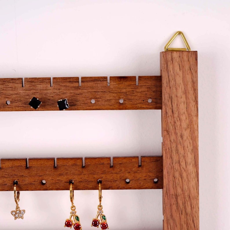 Porte-boucles d'oreilles en noyer, organisateur de bijoux à assembler, présentoir de boucles d'oreilles suspendues, présentoir de boucles d'oreilles mural, suspension en bois image 5