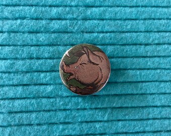 Pig Button Pin / 1.25 inch Button Pin / Recycled Book Illustration Button Pin / Pig Couple pin