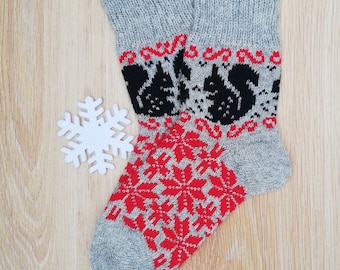 Calzini di lana fatti a mano: scoiattolo scandinavo, regalo di Natale