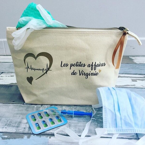 Trousse - pochette  "infirmière". Entierement personnalisable. Idee cadeau infirmiere aide soignante medecin ....